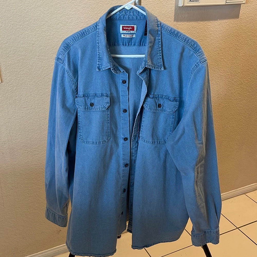 WRANGLER - Long Sleeve Denim Shirt - Flex for Comfort - Barely Worn